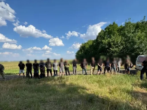 #громадськемісце 15 українських чоловіків затримали недалеко від кордону #одеса #odesa #odessa #одесса
