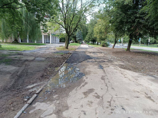 #громадськемісце Будуть переробляти: у Львові після прокладання тепломережі поклали неякісно асфальт #львів #lviv