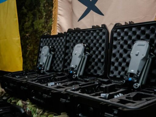 #громадськемісце Луганщина передала 14 безпілотників та потужні павербанки військовослужбовцям 18 Слов’янської бригади (фото) #луганськ #lugansk #луганск