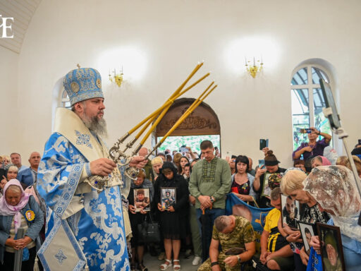 #громадськемісце Митрополит Епіфаній на Тернопільщині очолив соборне богослужіння, щоб вшанувати пам’ять загиблих воїнів #львів #lviv