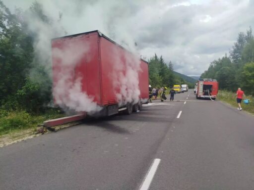 #громадськемісце На Прикарпатті загорілася вантажівка (ФОТО) #іванофранківськ #ivanofrankivsk