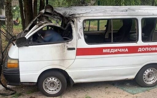 #громадськемісце У Херсонській області російський безпілотник атакував авто бригади швидкої допомоги #миколаїв #mykolaiv