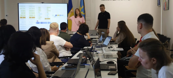 #громадськемісце Для працівників Львівської ОВА провели навчання щодо використання ШІ у роботі з текстами #львів #lviv