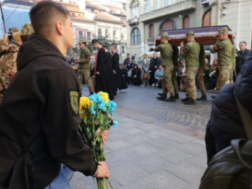 #громадськемісце На Львівщині прощаються із двома захисниками, які загинули на війні #львів #lviv