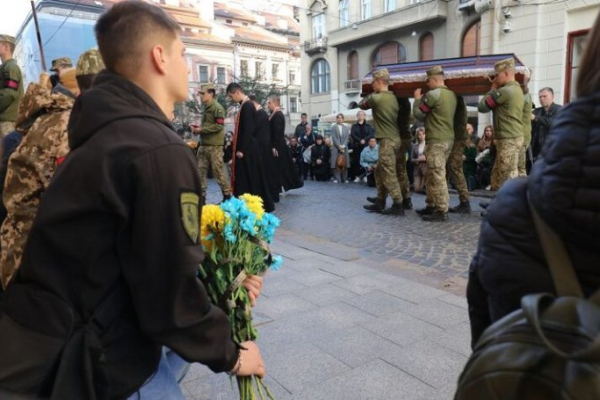 #громадськемісце На Львівщині прощаються із двома захисниками, які загинули на війні #львів #lviv