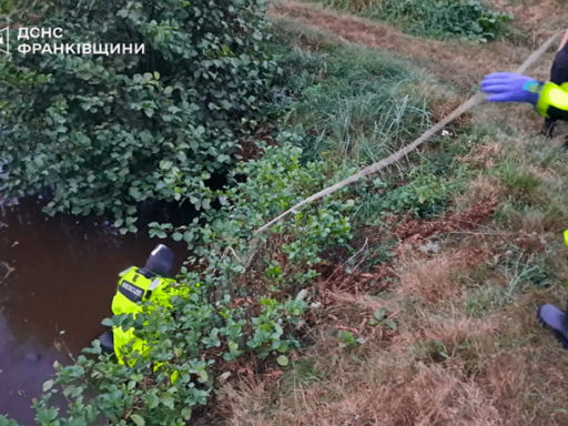 #громадськемісце На Прикарпатті з водойми дістали тіло загиблого чоловіка #іванофранківськ #ivanofrankivsk