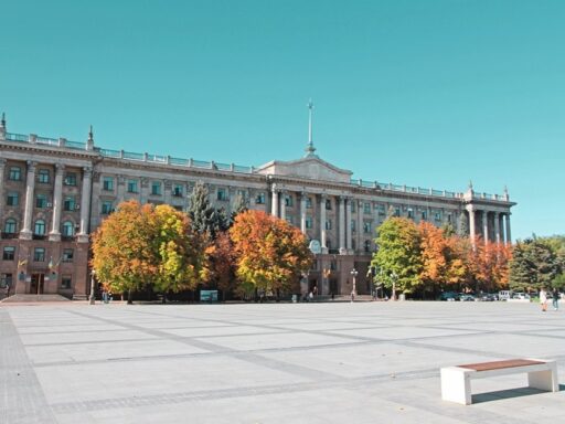 #громадськемісце “Невидимки”: у Миколаєві до Дня міста відкрили фотовиставку Слави Посєдай #миколаїв #mykolaiv